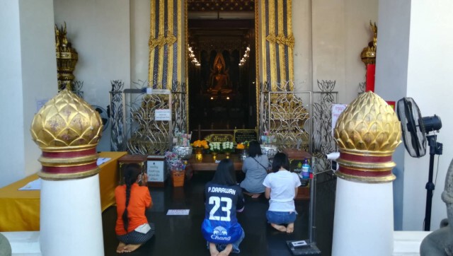 ห้ามนักท่องเที่ยวเข้าภายในวิหารหลวงพ่อพระพุทธชินราช