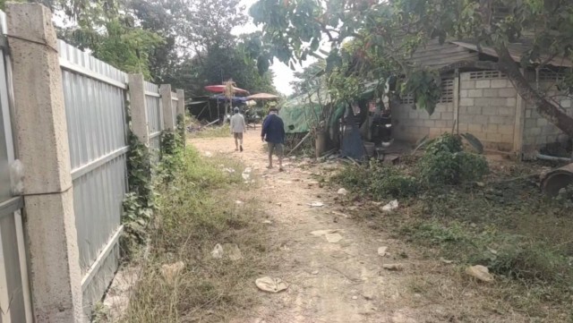 เร่งไล่ล่าหนุ่มขืนใจสาวชาวลาว