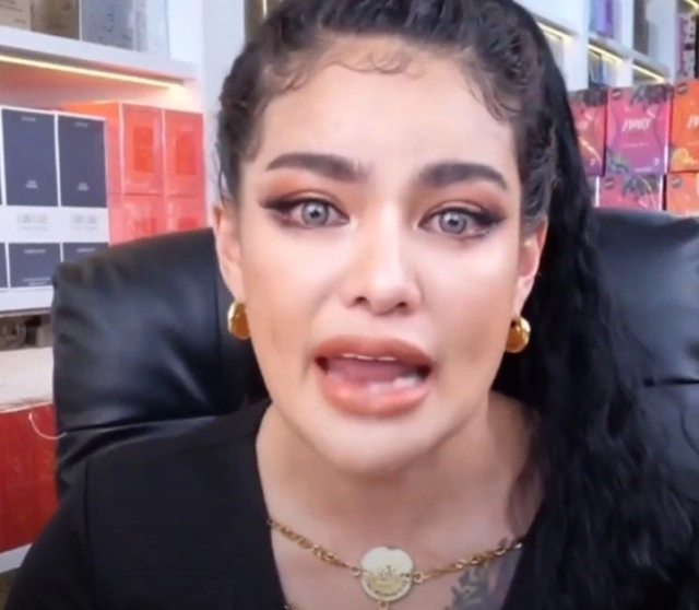 "พิมรี่พาย" ไลฟ์แจงดราม่า ถามกลับ "ทำความดี..ผิดอะไร?" แค่อยากตอบแทนบุญคุณแผ่นดิน