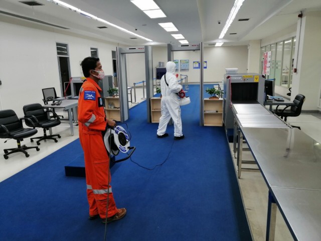ท่าอากาศยานพิษณุโลก ฉีดพ่นยาฆ่าเชื้อโควิด-19