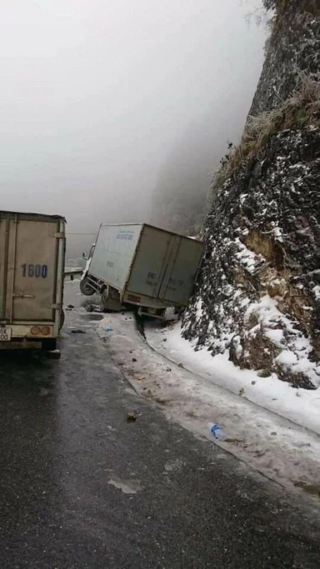 ประชาชนตั้งตัวไม่ทัน พบเกิดอุบัติเหตุหลายครั้ง หลังเกิด"หิมะแรกที่เวียดนาม"