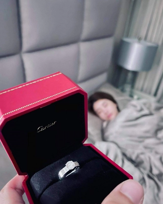 "ปาล์ม ปวีร์" วง MEAN สละโสดเซอร์ไพรส์ขอแฟนสาวแต่งงาน