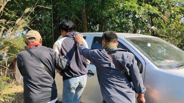 รวบ 2 โจรแสบย่องขโมยไก่ชนภาพวงจรปิดมัดแน่น