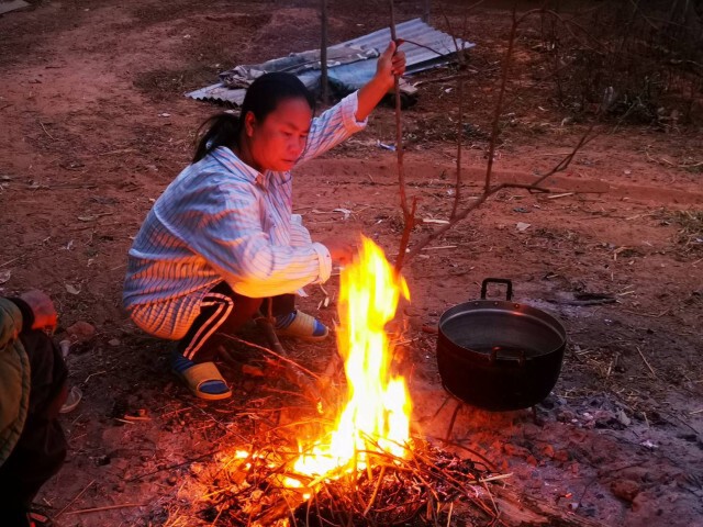 อุณหภูมิลดฮวบเหลือ 7 องศาชาวบ้านก่อไฟผิงคล้ายความหนาว