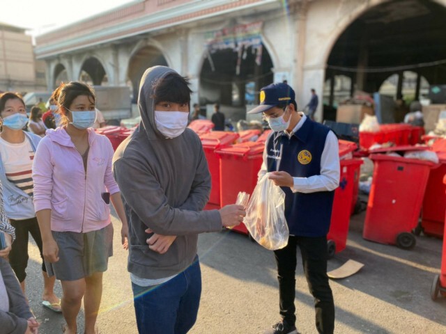 ผู้กักตัวคอนโด 845 คนเฮ อำเภอปลดล็อกเป็นอิสระแล้ว