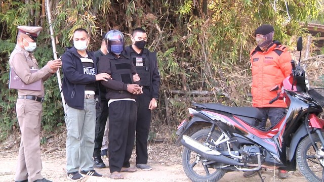 คุมตัวทำแผน ผู้ต้องหายิงอริตายกลางทุ่งนา เหตุล้อเลียนชื่ออ๊บๆ