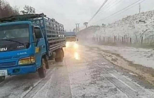 เปิดภาพ "ลาว-เวียดนาม" หิมะตก อากาศหนาวจัด