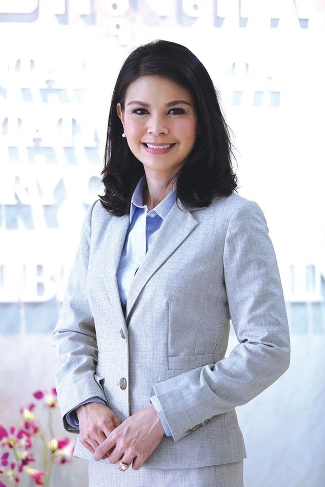 เปิดตัว"หมอเบิร์ท"เสริมทีมโฆษกศบค. ดีกรีอดีตนางงาม-ผู้ประกาศ