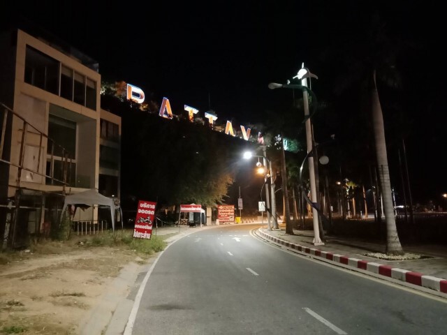 เผยภาพ ค่ำคืน"เมืองพัทยา" ทั้งหนาว ทั้งเหงา ในวันเจอพิษ"โควิด"