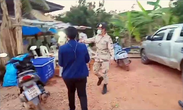 รวบนักพนันไฮโลแอบเล่นในสวนยาง
