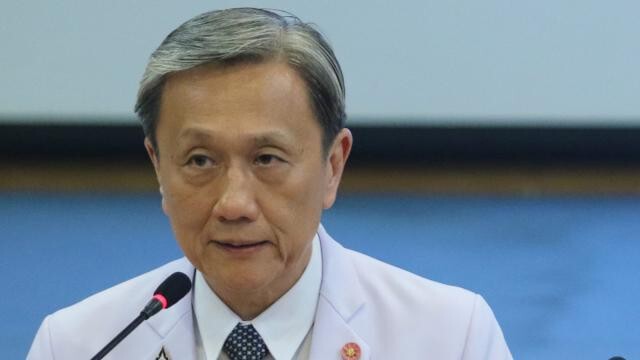 "ศ.นพ.ประสิทธิ์" เผย "ผู้ว่าฯ สมุทรสาคร" ติดเชื้อแบคทีเรียในระบบทางเดินหายใจ