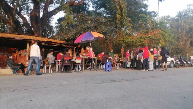 "กาแฟลุงกบ"ร้านเล็กๆริมคลอง-อร่อยจนต้องเข้าคิว