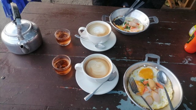 "กาแฟลุงกบ"ร้านเล็กๆริมคลอง-อร่อยจนต้องเข้าคิว