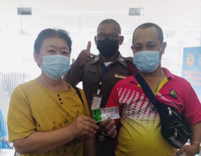 หนุ่มขับรถผู้บริหารดวงเฮง ถูกรางวัลที่ 1