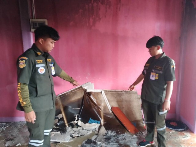 หนุ่มเมายาคลั่งจุดไฟเผาบ้านหวิดลามโดนรุมประชาทัณฑ์