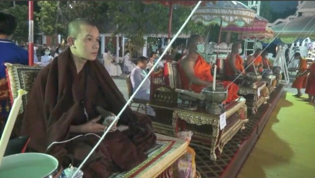 เสกน้ำพระพุทธมนต์-หน้ากาก-เจลสู้ภัยโควิด 19