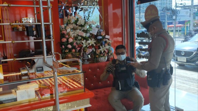 จับหนุ่มตีเนียนนำทองปลอมมาจำนำ อ้างเมียซื้อให้