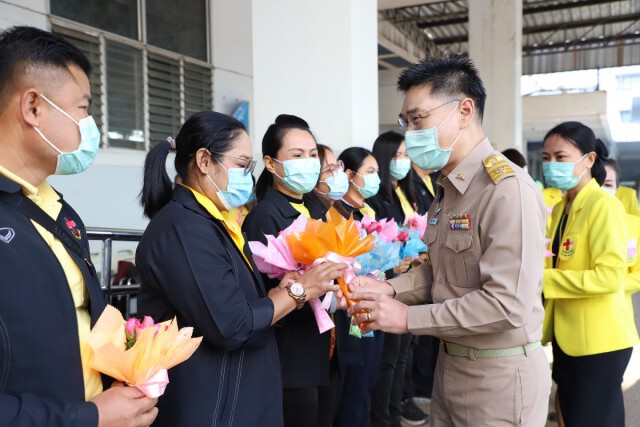 ส่งนักรบชุดขาวช่วยภัยโควิด-19 โรงพยาบาลสนามสมุทรสาคร