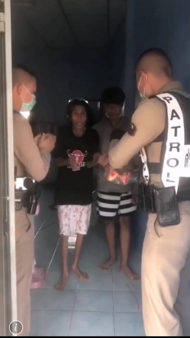 สาวใหญ่ป่วยโรครุมเร้า แถมลูกชายมาตกงาน โทรสายด่วนหา ผกก.ศรีราชา ก่อนได้รับการช่วยเหลือ จนน้ำตาไหล