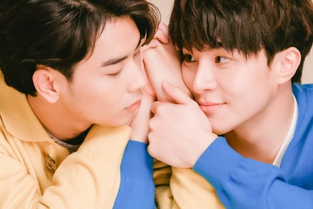 "เอิร์ธ-ฟลุ๊ค"ประกบคู่ลงซีรีส์'แอบมองแอบจองรัก'