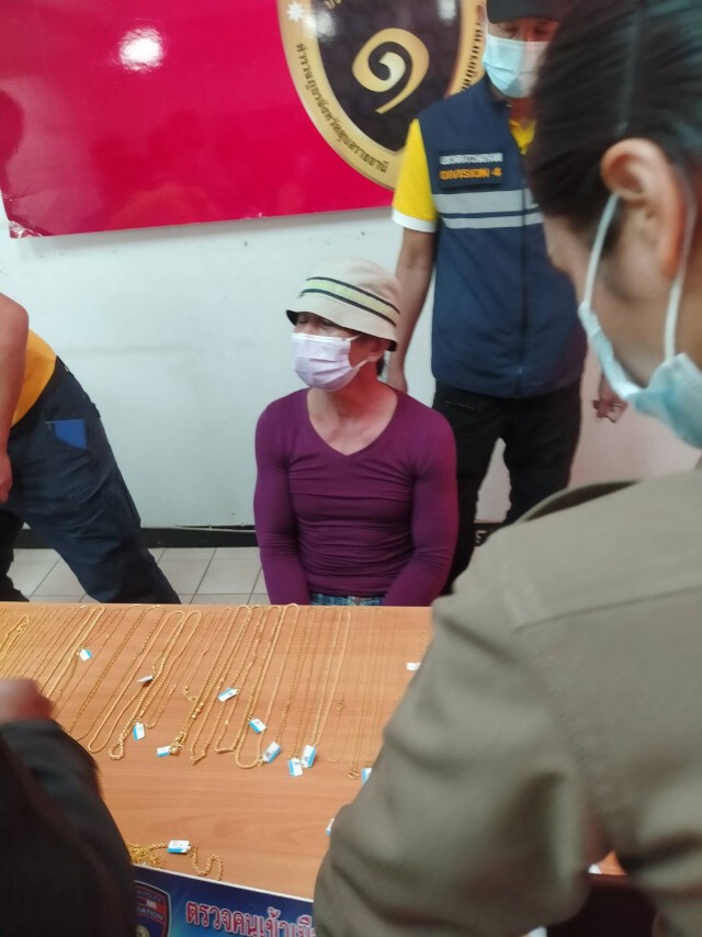 รวบชายวัย 63 บุกเดี่ยวชิงทองโคราช