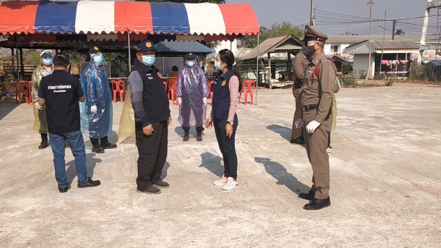 ชาวเมียนมาครึ่งพัน-ต่อคิวยาวคัดกรองโควิด