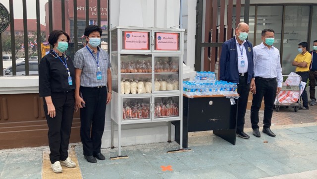 "สนธยา’เปิดตู้ปันสุข ปันน้ำใจช่วยเหลือประชาชนรับผลกระทบโควิด