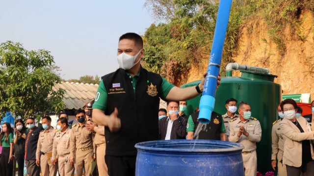 "วราวุธ"ส่งมอบโครงการพัฒนาน้ำบาดาล-แก้แล้ง