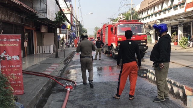 หวิดวอดเพลิงไหม้ร้านเหล็กเก่าแก่