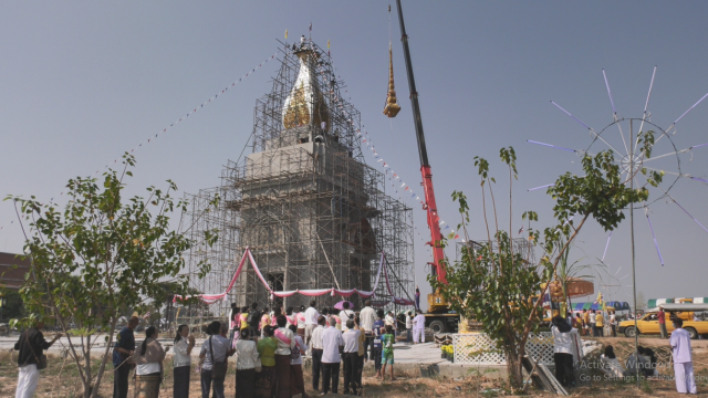 ชาวบ้านนับพันรำบวงสรวง ยกยอดทองคำปราสาทศรีบึงบูรพ์