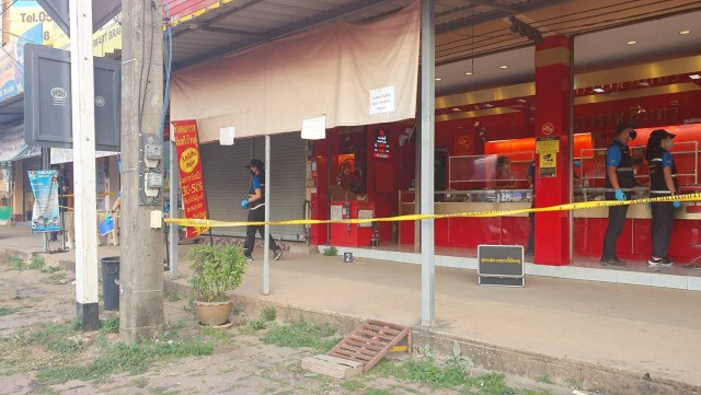อุกอาจ 2 คนร้าย พกปืนปล้นร้านทอง กวาดทองไป มูลค่ากว่า 1 ล้านบาท
