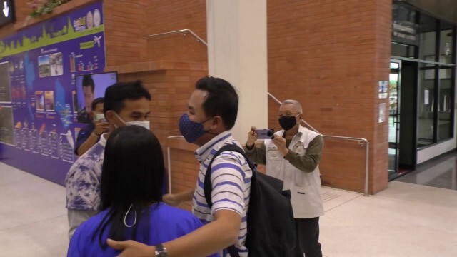 ทนายตั้มบินถึงสกลจ่อตอบทุกประเด็นคดีน้องชมพู่เย็นนี้
