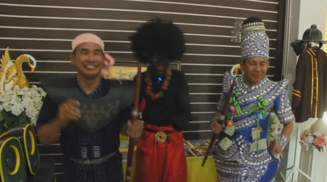 สุดครีเอท! ครูแต่งชุดแฟนซี สอนออนไลน์สร้างสีสันดึงเด็กเข้าเรียนออนไลน์