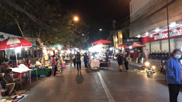 ถนนคนเดินท่าแพ-เปิดวันแรกเงียบเหงา