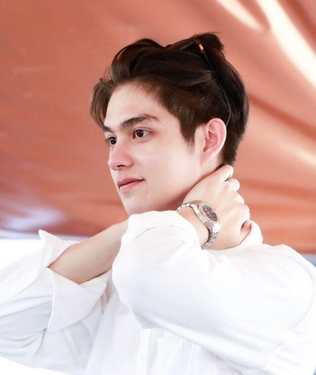 หล่อทั้งกายและใจ หนุ่ม"ไบร์ท" ร่วมกับแฟนคลับ มอบเงินกว่า 3 ล้าน ช่วยเหลือโครงการทางสังคม