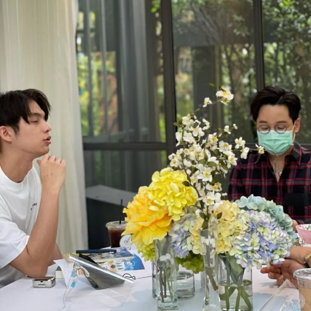 หล่อทั้งกายและใจ หนุ่ม"ไบร์ท" ร่วมกับแฟนคลับ มอบเงินกว่า 3 ล้าน ช่วยเหลือโครงการทางสังคม