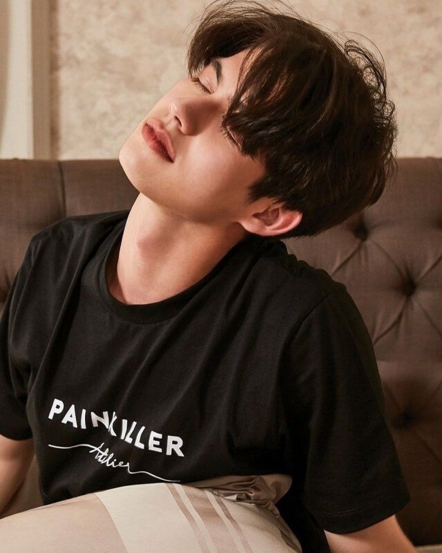 หล่อทั้งกายและใจ หนุ่ม"ไบร์ท" ร่วมกับแฟนคลับ มอบเงินกว่า 3 ล้าน ช่วยเหลือโครงการทางสังคม