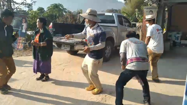 ลุงพลเลื่อนรับทราบข้อกล่าวหาช่วงบ่าย-โชว์สเต็ปคลายเครียด