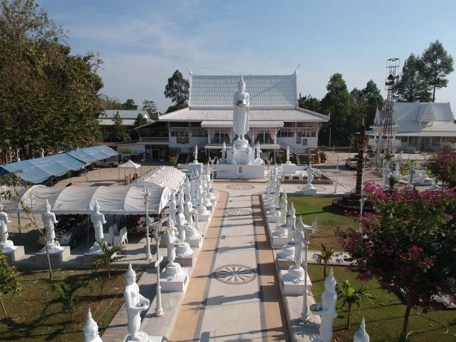 วัดเสาหิน"พุทธอุทยาน"สีขาว-แลนด์มาร์คเมืองพิษณุโลก