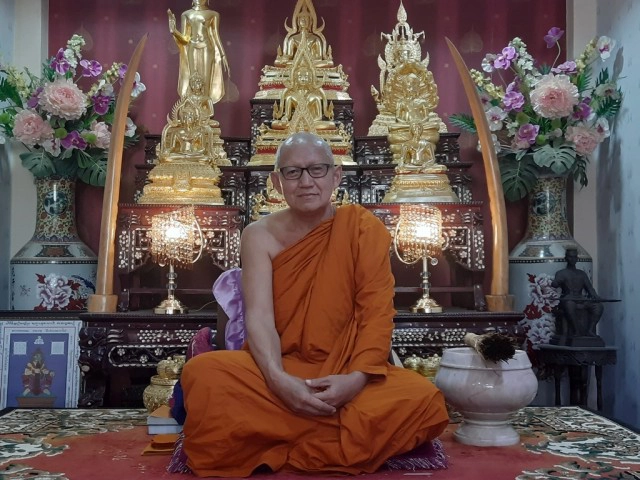 วัดเสาหิน"พุทธอุทยาน"สีขาว-แลนด์มาร์คเมืองพิษณุโลก