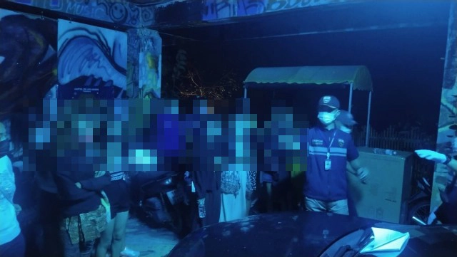 รวบ นทท.ไทย - ต่างชาติลักลอบจัดปาร์ตี้เกาะพะงัน