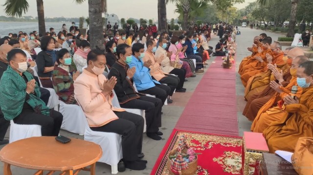 ร่วมส่งต่อข้าวสารอาหารแห้งที่ใส่บาตร ให้ผู้ป่วยติดเตียง-ผู้สูงอายุ