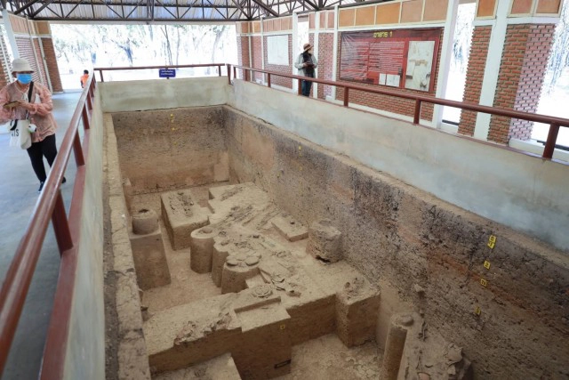 พัฒนาเมืองโบราณโนนเมืองเป็นอุทยานประวัติศาสตร์ระดับเอเชีย