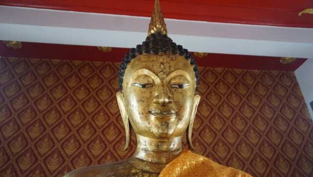 พระอุณาโลมประดับทับทิม บนหน้าผากหลวงพ่อดำหายปริศนา