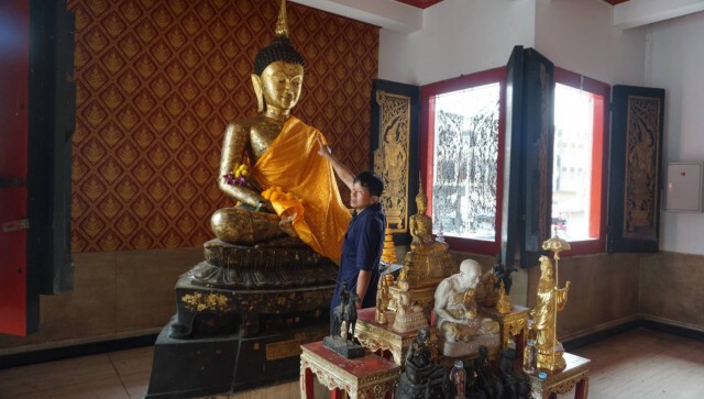 พระอุณาโลมประดับทับทิม บนหน้าผากหลวงพ่อดำหายปริศนา