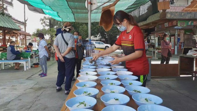 ก๋วยเตี๋ยวรสพระทำ9 บาท สู้ภัยโควิด-19