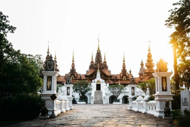 ผู้ถือหุ้น "ดาราเทวี" ฟ้องกรรมการบริษัทเรียกเงินคืน