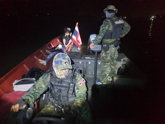 จับ2ชาวจีน-จ้างเรือข้ามแม่น้ำโขง