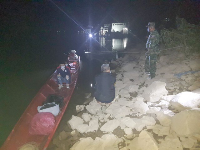 จับ2ชาวจีน-จ้างเรือข้ามแม่น้ำโขง
