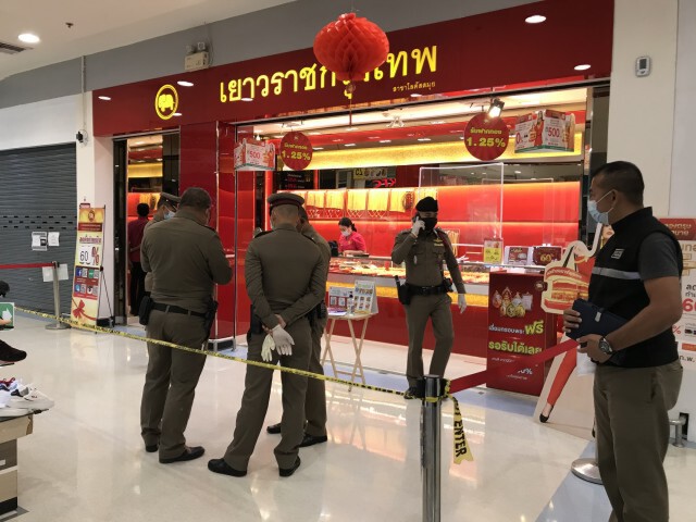 โจรบุกเดี่ยวชิงทองในห้างเกาะสมุย กวาดยกถาด 38 บาท